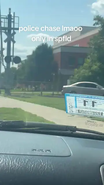 the shit u see randomly in spfld  #westernmass #policechase #springfield 