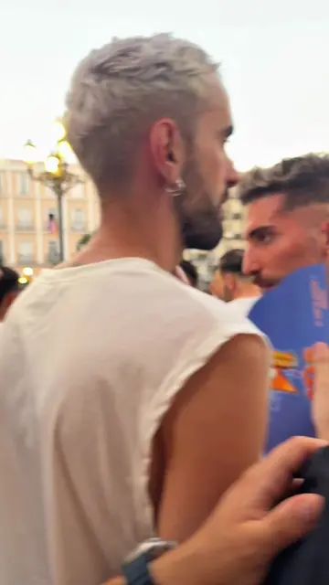 Proof the universe wants me single😂 #Lifestyle #lgbt #interview #street #madrid