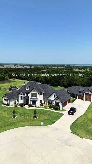 📍Farmersville, TX 1.1 acres + 4662sqft 5 beds 3.5 baths main house + 1030sqft s