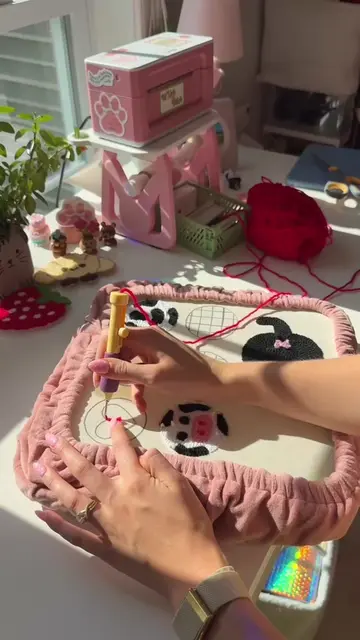 Let’s make some car coasters! Link in bio to shop coasters and DIY kits 🧶 #punc