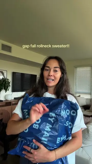 Will add it on my shop my for yall!🫶🏼 #gaphaul #gaprollneck #jcrewrollneckswea