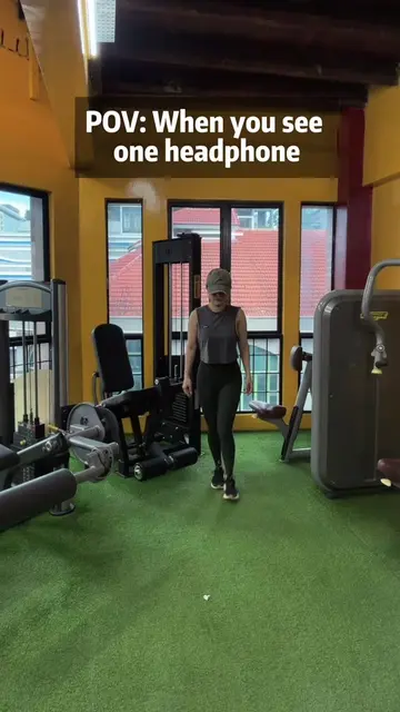 Listen up guys! I’m doing my very first fitness equipment live with JOMO tonight
