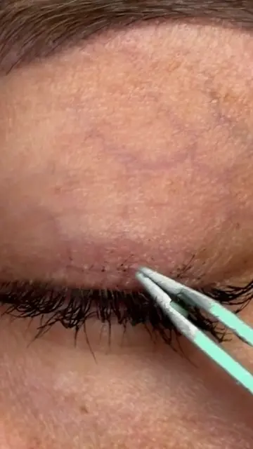 How do you know a lash serum works you ask? Well are you growing lashes from you