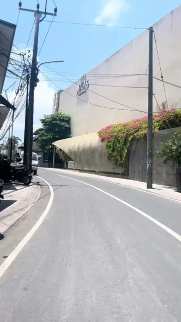 Liburan di Canggu gak harus mahal lho. Aku nemu hotel murah di Canggu harga 200r