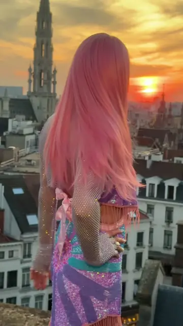 Day 1 @Tomorrowland Outfit Reveal 🧜🏼‍♀️🌺🌈✨ Channeling Midnight Summer vibes 