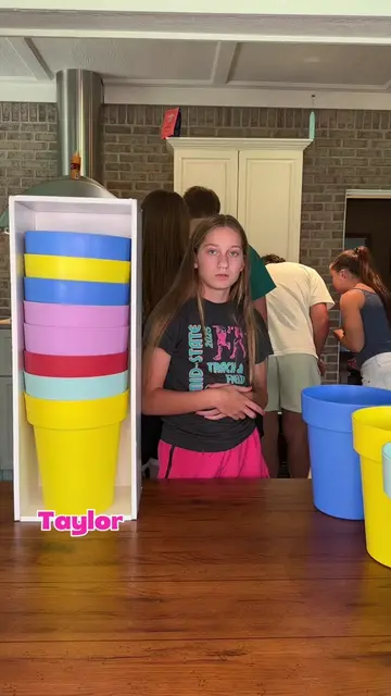 Fastest vertical match game ever?? #familyfun #familygamenight #gameswithfriends