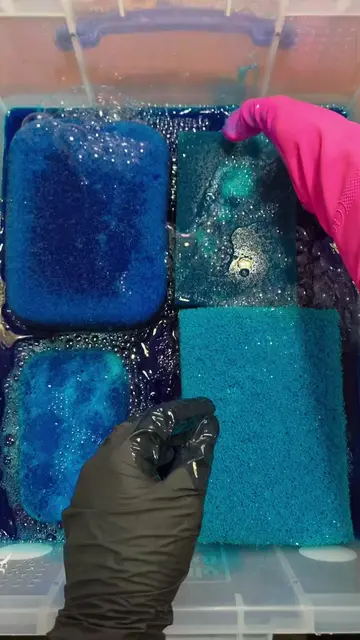 💙🫧 6 & Switch: Duck Marine - Squeezes 🌊💙🫧 6 full bottles of Duck marine tbc