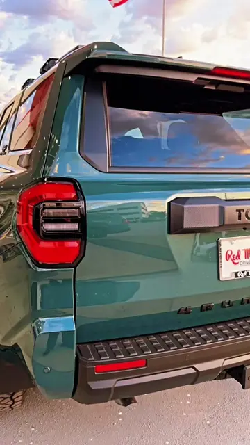 2026 Toyota 4Runner w/ TRD Off-Road Package, in the stunning Everest Green. 🌲🔥