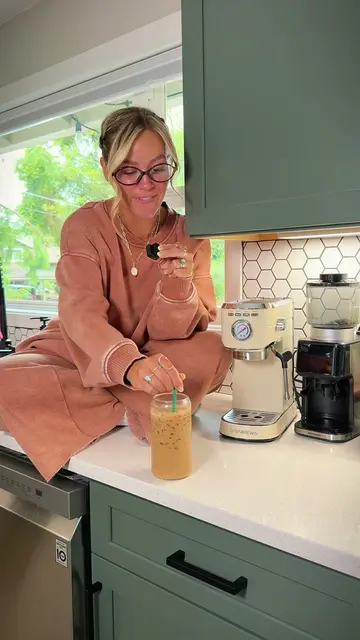 If I were buying my 1st espresso machine today…I’d still recommend THIS one ☝🏼 