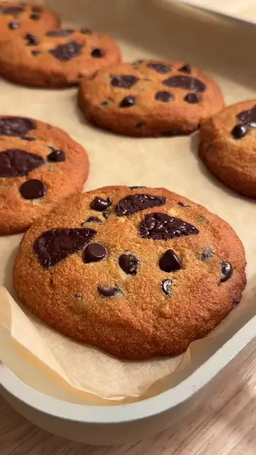 Classic Sugar Free Chocolate Chip Cookies 🍪🍫 #bloodsugarbalance #sugarfree #he