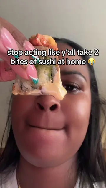 y’all know y’all putting the whole thing in there 😭 #sushi #sushiroll 