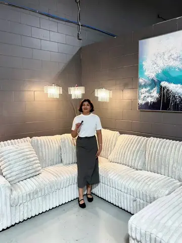 🔥 WEEKEND MEGA DEAL – LIMITED TIME! 🔥 ✨ The Sectional Everyone Falls in Love W