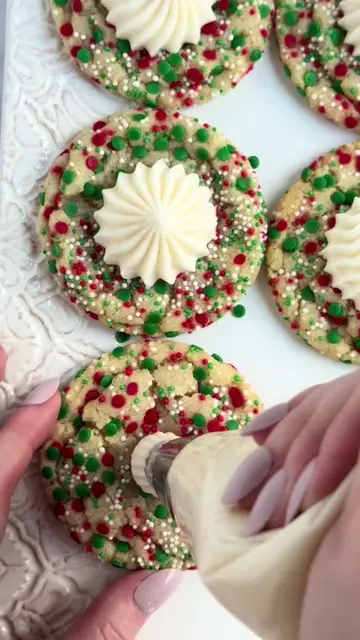 Day 8 of Christmas in July🎄🍪 I took the viral thumbprint cookies and gave them