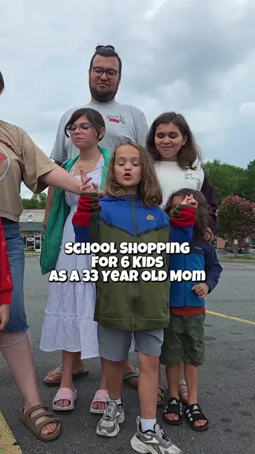 Are we overstimulated yet?! 😂🛒  @Walmart  #SchoolShopping #BackToSchool #Shopp