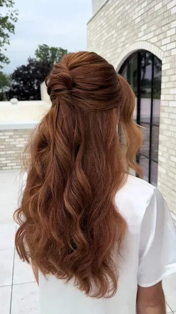 Obsessed with the soft, simple texture for Taylor’s half-up half-down for her we