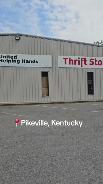 Helping Hands Thrift Store  📍Pikeville, Kentucky  #wandertheregion #kentucky #T