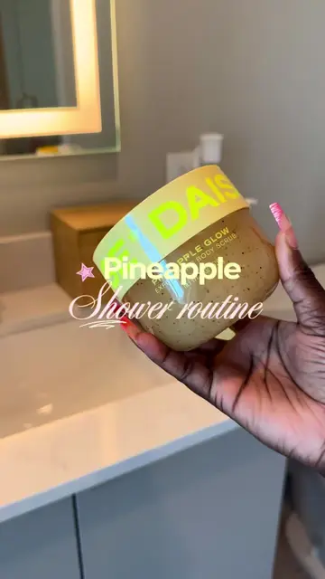 My summer shower routine 🍍✨ have you smelling so good. I love some pineapple ✨ 