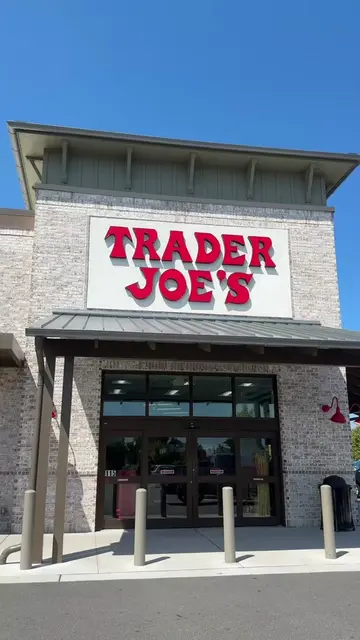 🛒6 Trader Joe's Finds Worth Trying  Such a great combo of new and returning goo