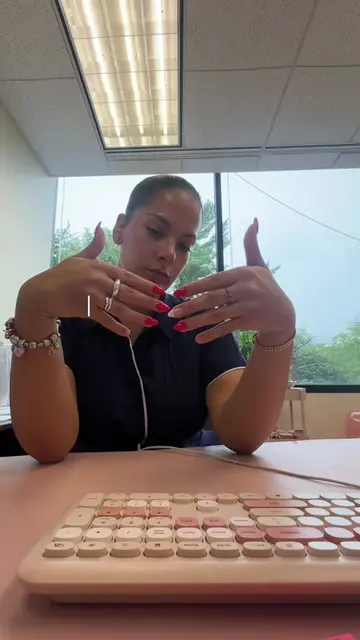 Leave your nail techs below, we’re starting a series! 💅#nailsalon #jerseysalon 