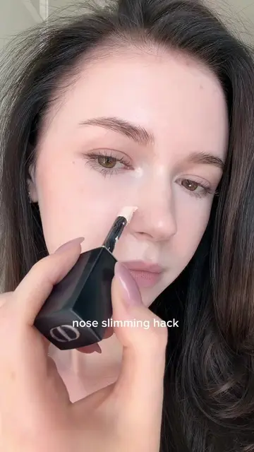 nose slimming hack 🪄 #nosecontour #makeup #makeuptutorial 