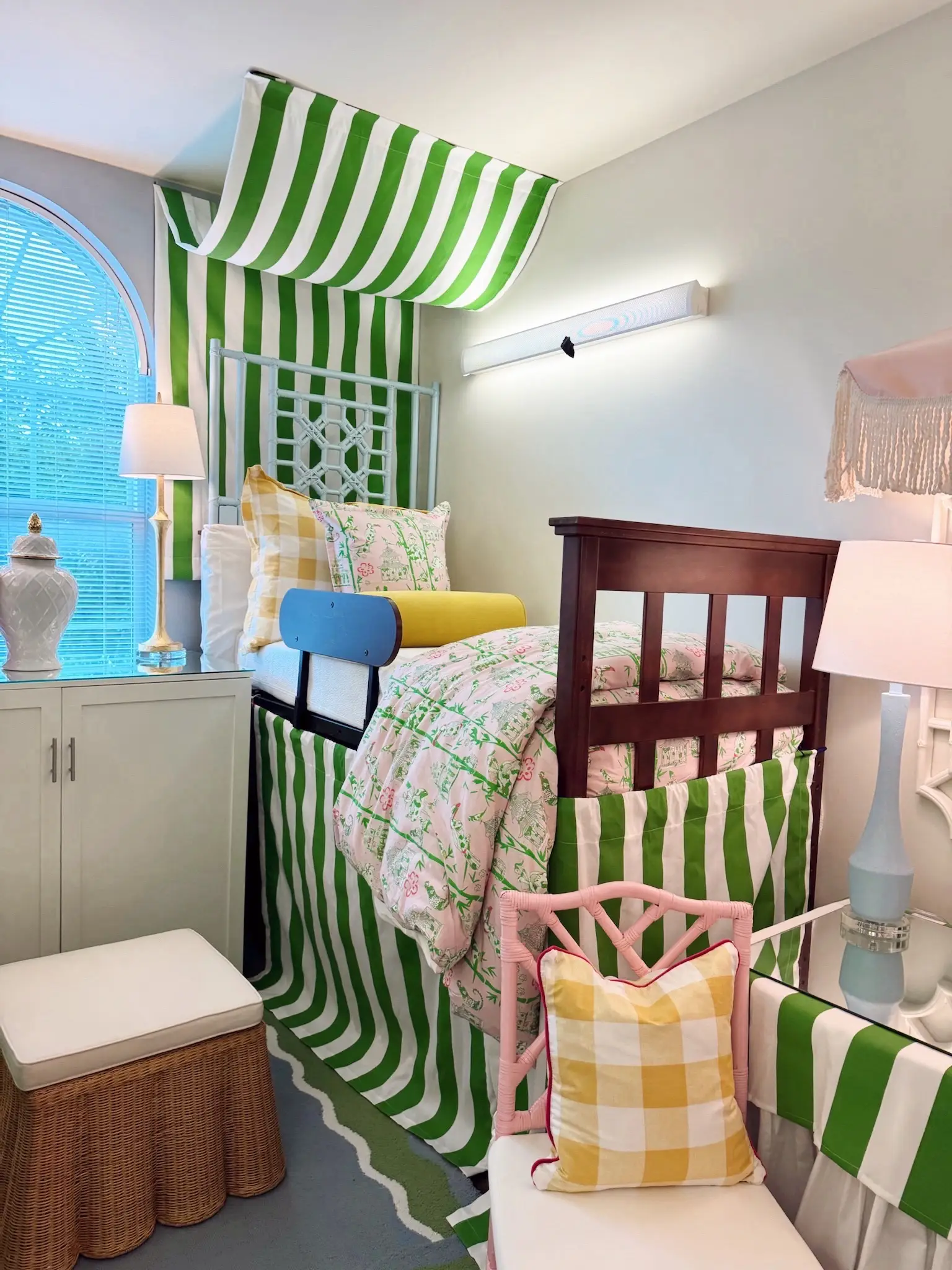 This Palm Beach room will forever have a special place in our hearts. 🌴💗 Every