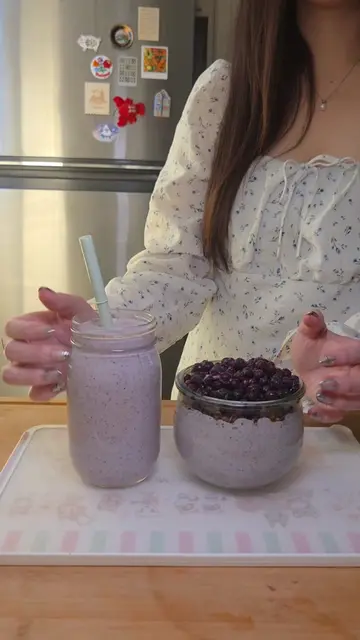 #highfiber and #highprotein breakfast.  if you need the recipe to the smoothie, 