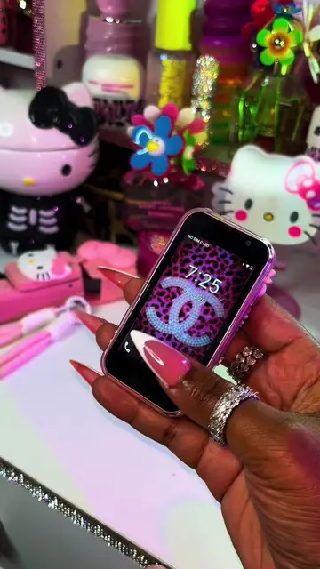 Y’all I am obsessedddd with mini phones! 🤭📲💕@BLKE literally on my 3rd mini 🤣