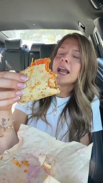 Whoever recommended this to me… I LOVE YOUUUU @tacobell 😍😍😍  #tacobell #hango