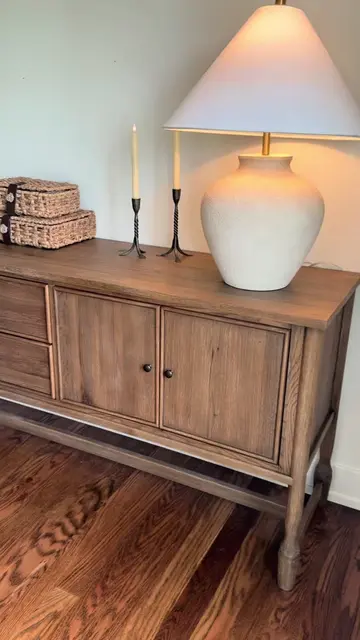 This @Birch Lane console table was exactly what this wall needed. 🤍 The warm wo