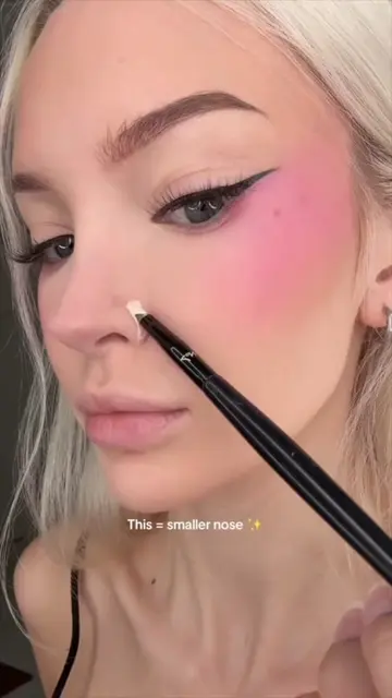 Slim nose hack! @EDITION Cosmetics contour crayon shade Latté @NARS Cosmetics ra