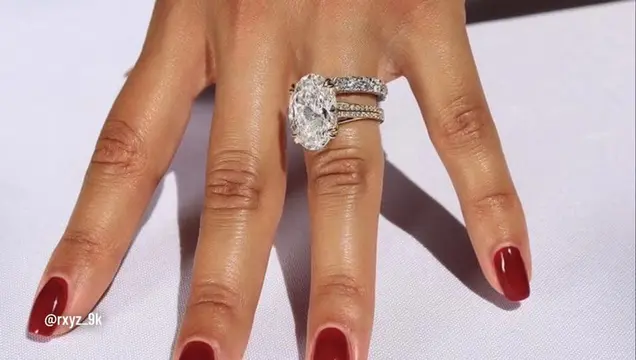 obsessed with these. #engagement #diamonds #rxyz_9k 