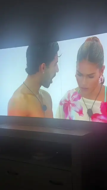 What a twist. Who will they pick?  #foryoupage #LoveIsland  #twist #drama