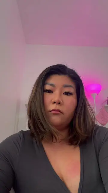 Galaxy Z Flip 8 Pink color unboxing - pink or purple? First look at the new fold