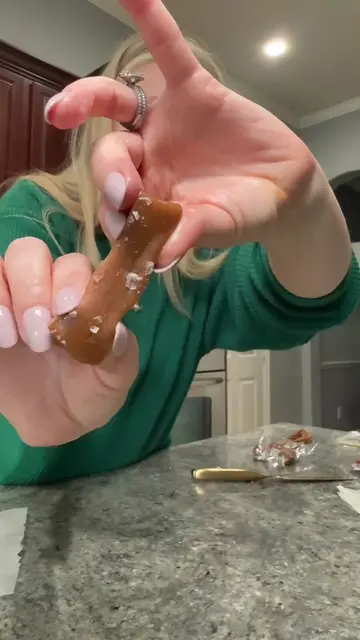 Day 9 of Christmas in July! 🎄🍬 These Chewy Salted Vanilla Bean Caramels are bu