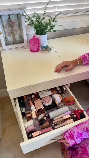 This clean out was looonngggg over due🧼🫧 second part of my other makeup drawer