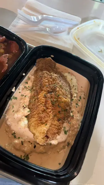 📍Four Hens Creole Kitchen has been on my Orlando food list for a while, so we f