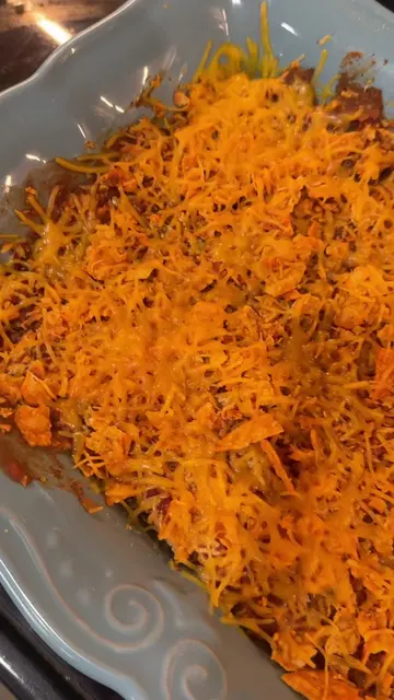 Busy moms, this one’s for you. 🙋‍♀️ Dorito casserole is as easy as 1, 2, 3… bec