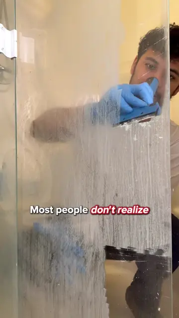 Most people clean their bathroom completely wrong. That’s why today I want to sh