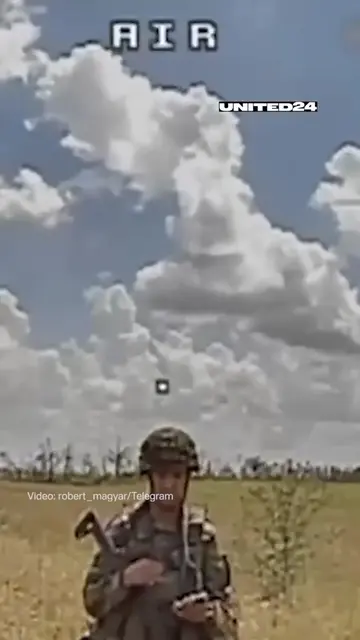 Why did he just freeze? #soldier#fpv#drone#strike