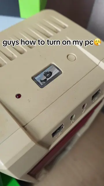 Guys, how can I turn on the pc🗣️😮‍💨 #pc #setup #gpu #techtok #fyp 