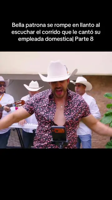 Bella patrona se rompe en llanto al escuchar el corrido que le cantó su empleada