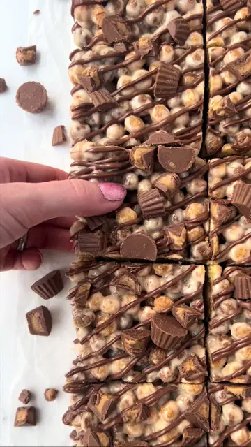 If you love Reese’s Puffs, you have to try these Marshmallow Treats 🥣🤎 Gooey, 