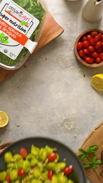 gnocchi + pesto + a whole lotta greens = dinner, solved 💚 comment “💚” and we’l