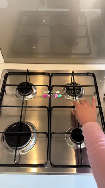🐷 hob scrub 🥰🌸🫧🎀🧼 #CleanTok #cleaningtok #asmrclean #asmr #cleanwithme 
