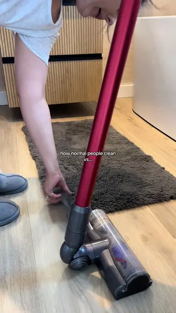 Who else does that? How normal people clean vs me Mopping scrubbing dusting in m