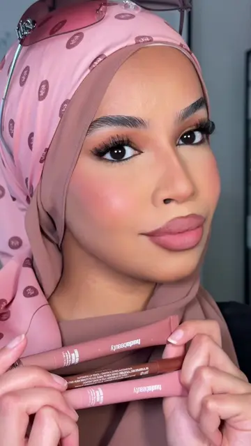 Perfect Lip Combo 💕 Huda Beauty Lip Contour 2.0 in warm brown & Liquid Matte Mo