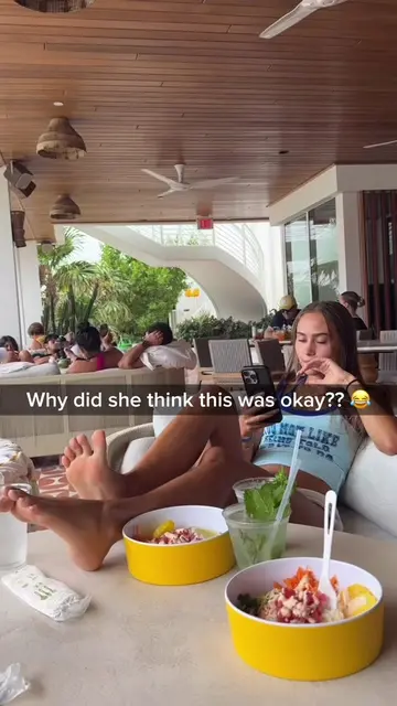 WHY did she think this was okay 😂 I understand we were at a pool side cafe, but