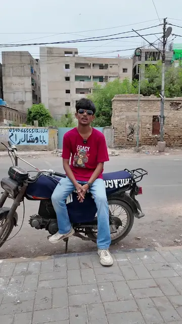 In this video, I explore the Goan Community Centre in Karachi, a historic landma