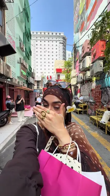 Trying the viral hole in the wall matcha cafe Jamboo matcha 😍 . . #kualalumpur 
