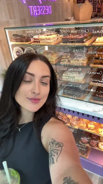 Shop our vertual cabinet!! 🥰 #dollysdesserts #brownies #bakes #cookies #SmallBu